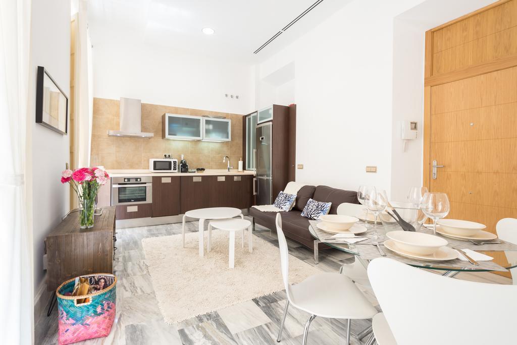 Plaza Picasso Apartment Malaga Exterior photo